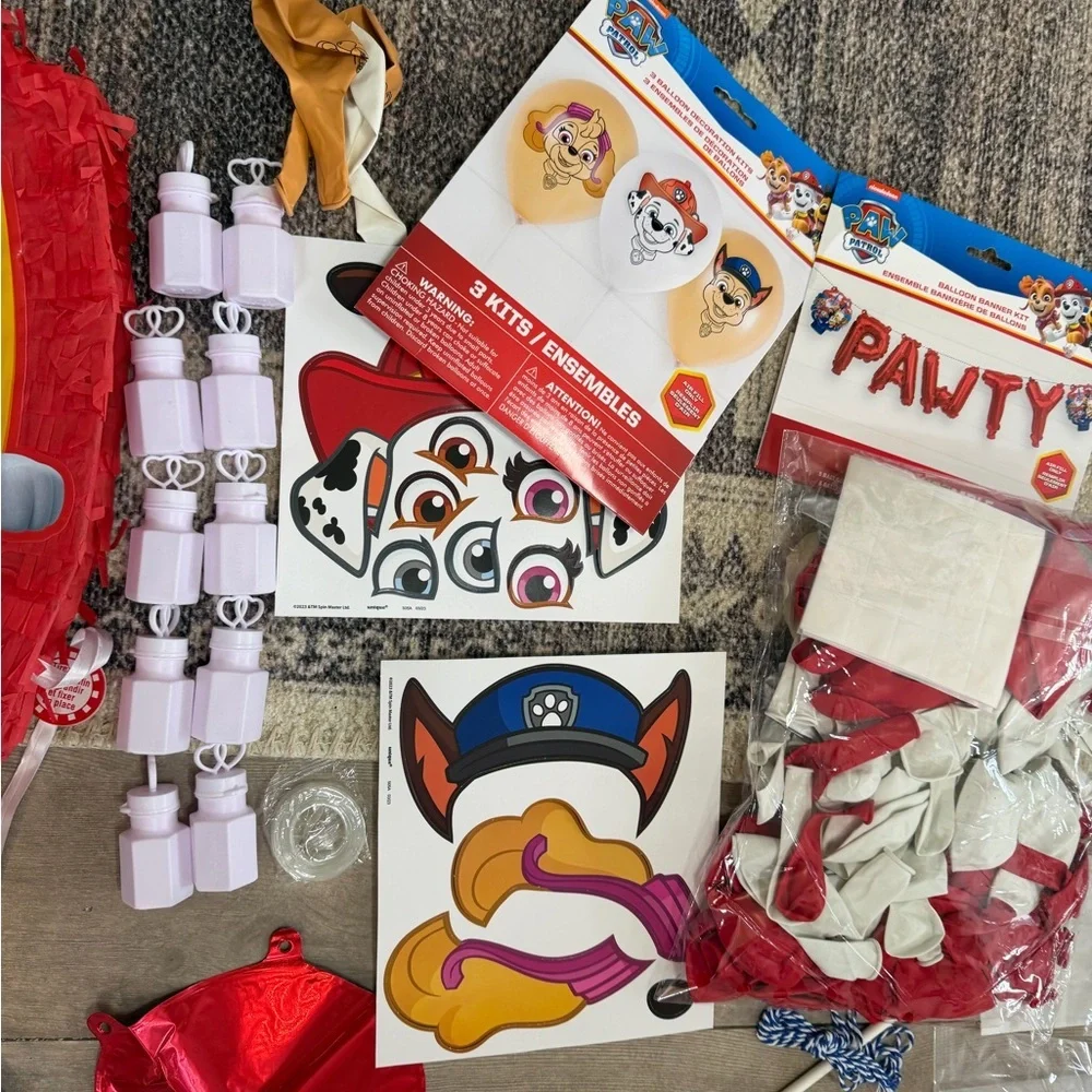 New Paw Patrol Party Supplies Piñata, Balloon Garland Banner Bubbles Blowouts
